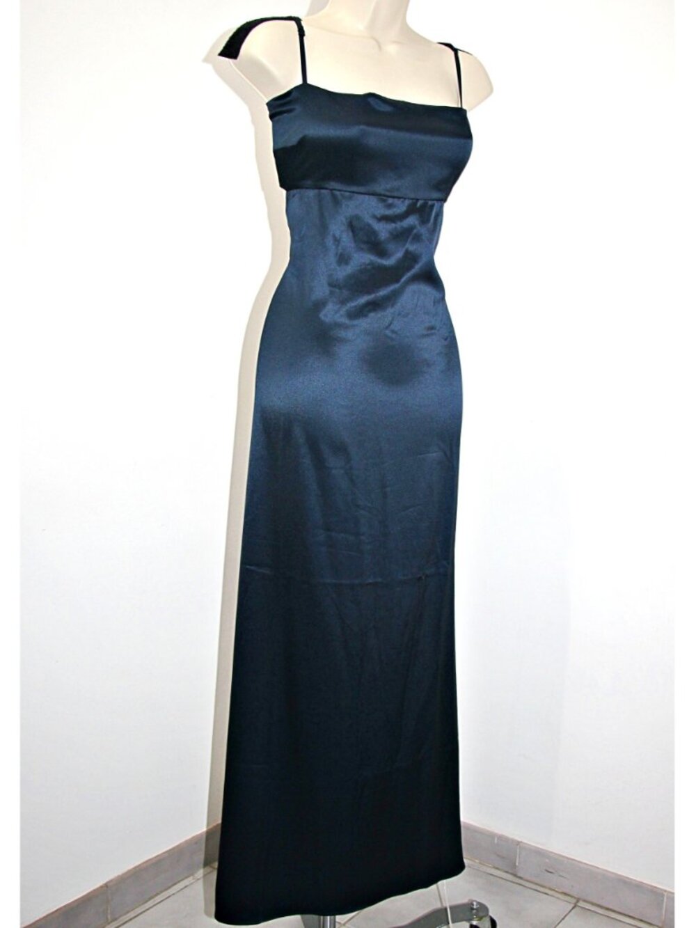 Reformation Jane Open Back Satin Dress with Back Slit in Navy sz 12 $298 - Picture 7 of 13